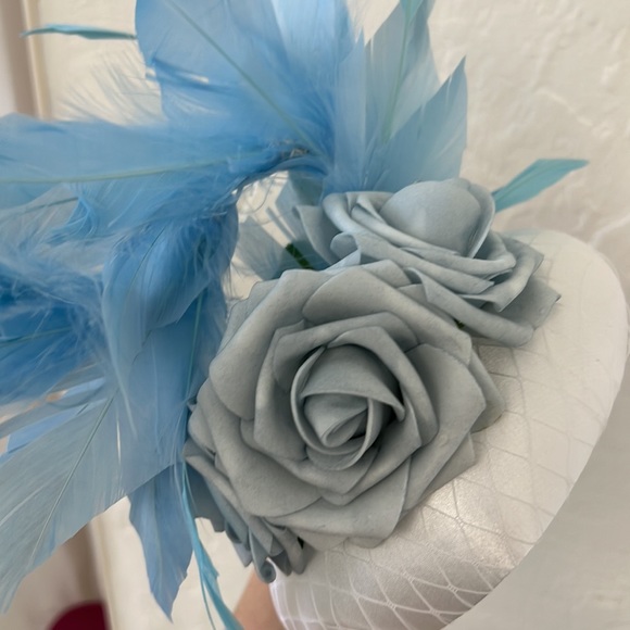 Reversible fascinator, feathers, flowers, baby blue, white, Derby, Tea Party main image 5